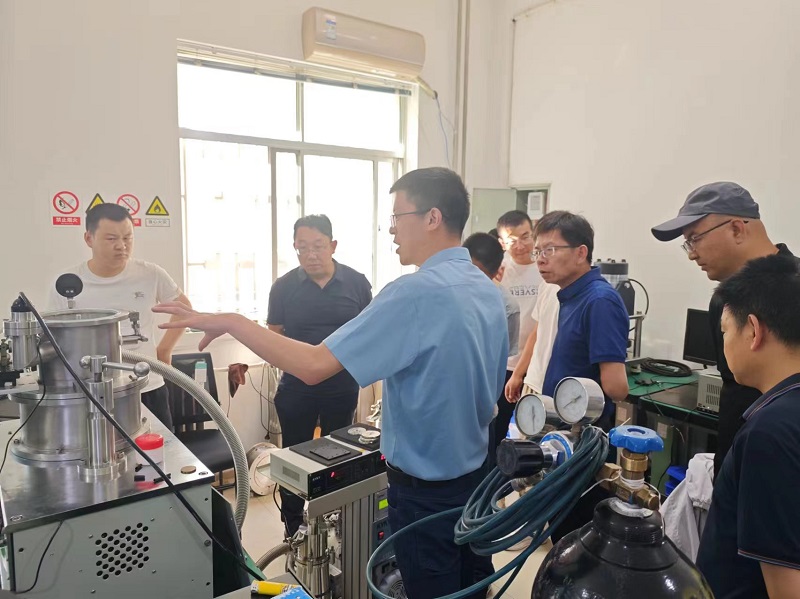 蘭州交通大學老師洽談調(diào)研.jpg